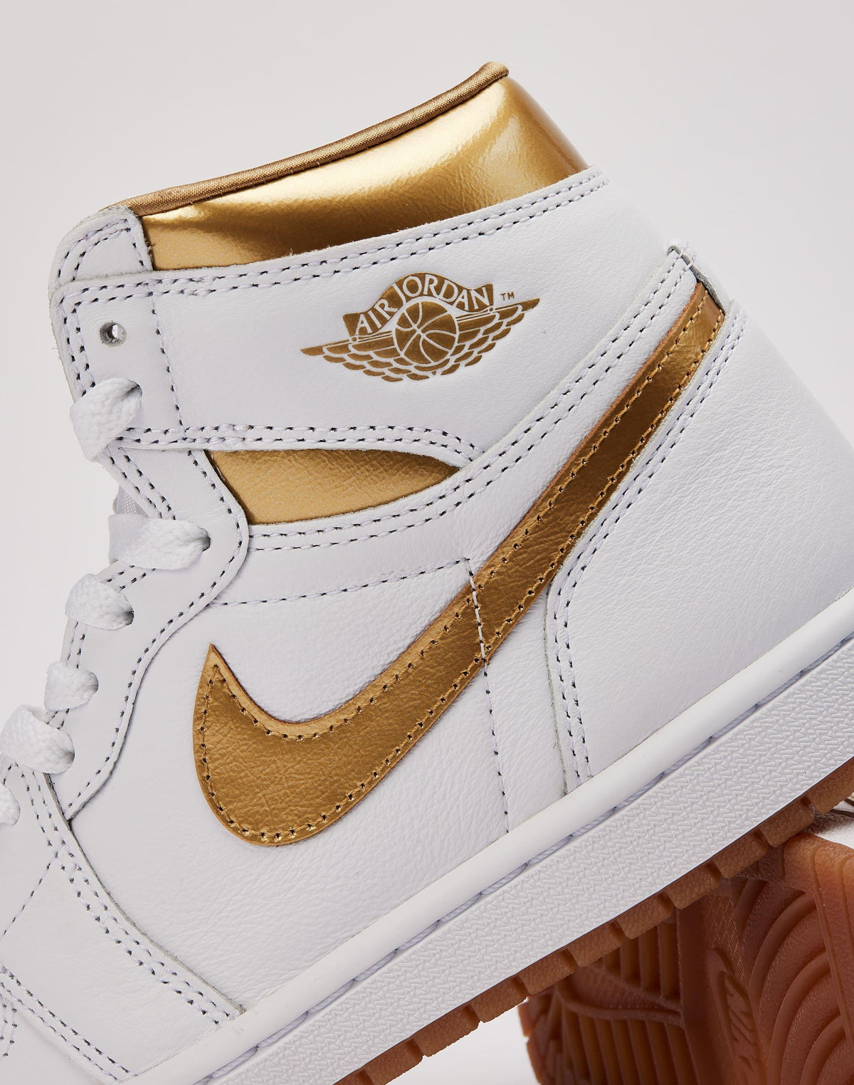 WMNS “Metallic Gold” 1 High OG Air