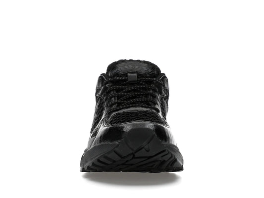 Bravest Studios Kross Kountry Runner Triple Black